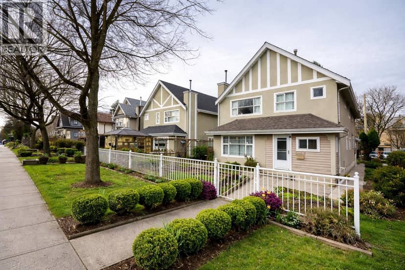 1407 E 12TH AVENUE, Vancouver, photo 2