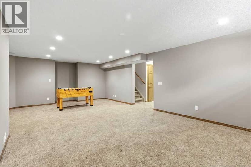 23 Aspen Stone Crescent SW — photo 35 of 40