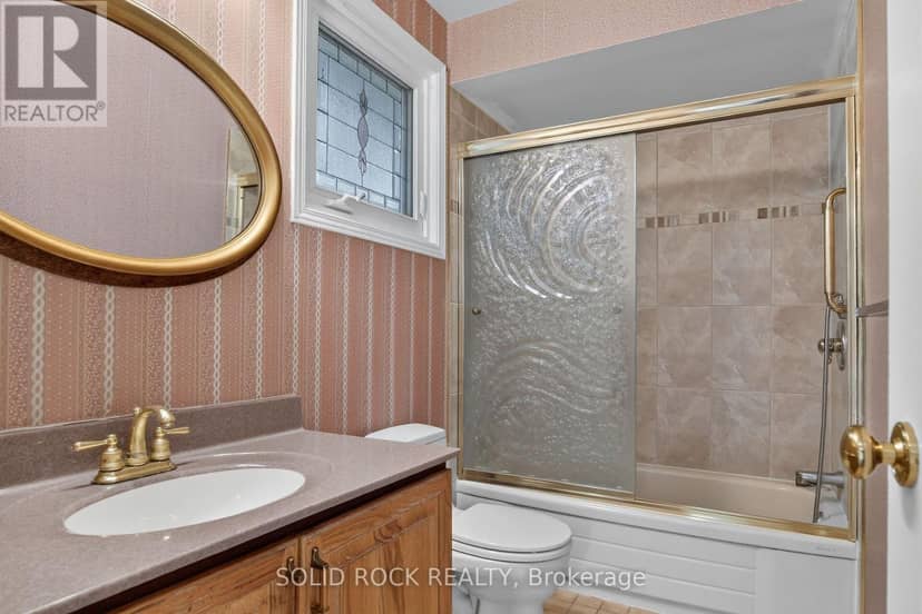 54 Huntsman Crescent — photo 21 of 40