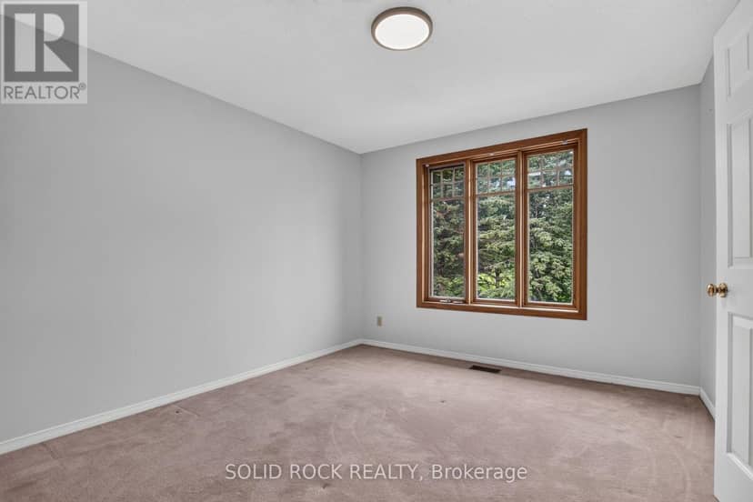 54 Huntsman Crescent — photo 28 of 40