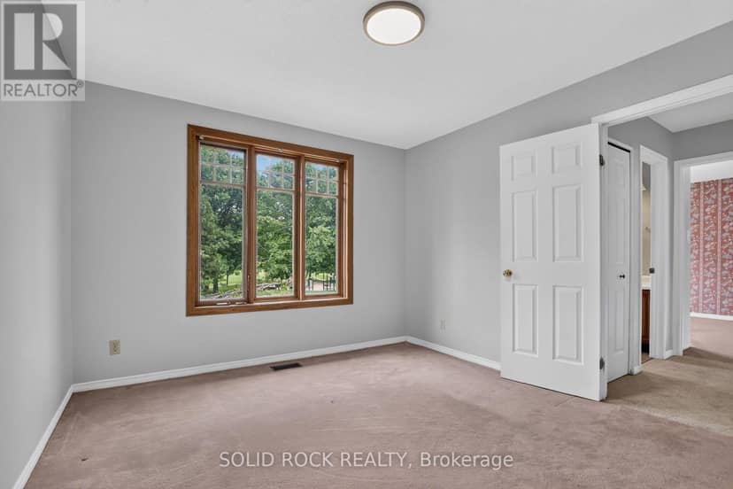 54 Huntsman Crescent — photo 29 of 40