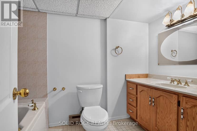54 Huntsman Crescent — photo 31 of 40