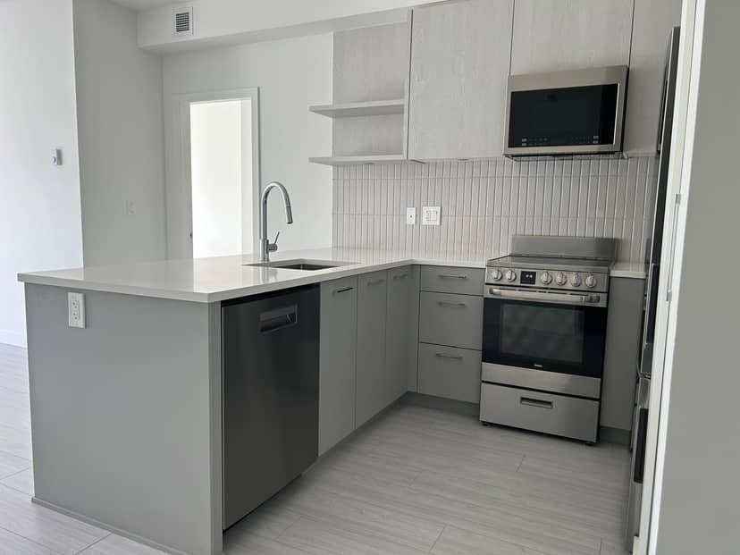 525 10777 138 STREET, Surrey, photo 3
