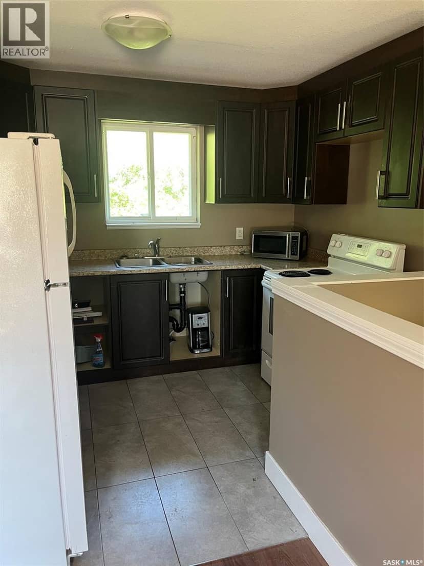 738 Henry STREET — photo 11 of 16
