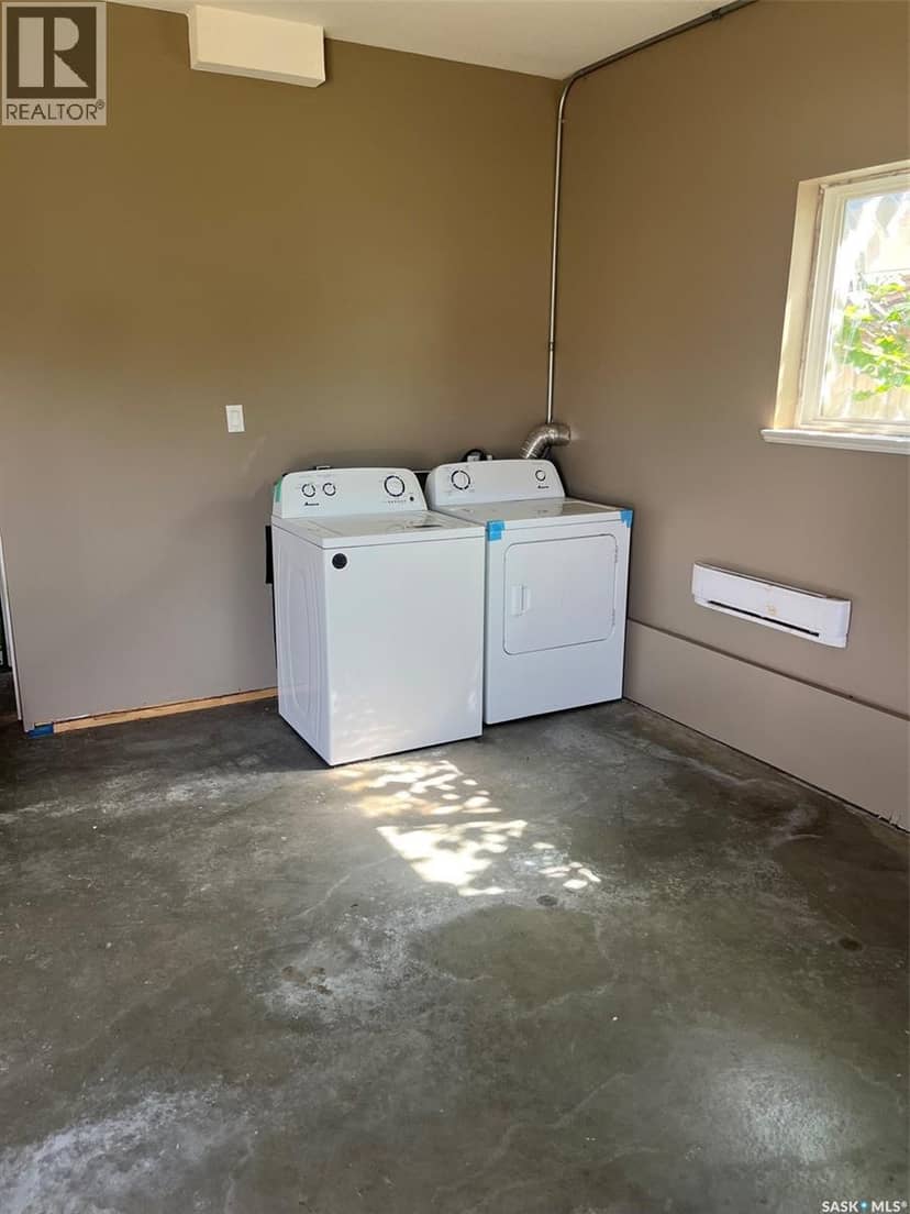 738 Henry STREET — photo 13 of 16