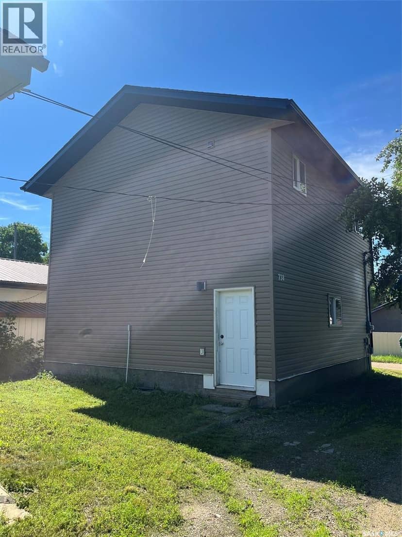 738 Henry STREET, Estevan, photo 2