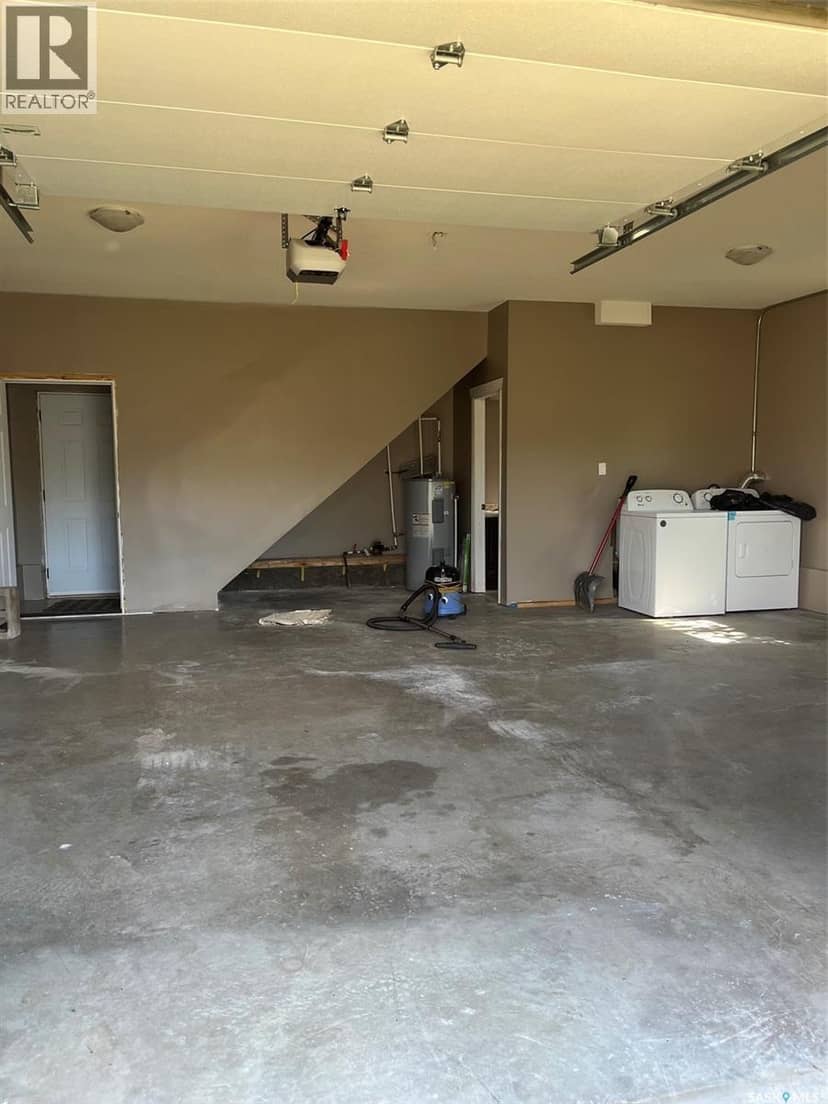 738 Henry STREET, Estevan, photo 3