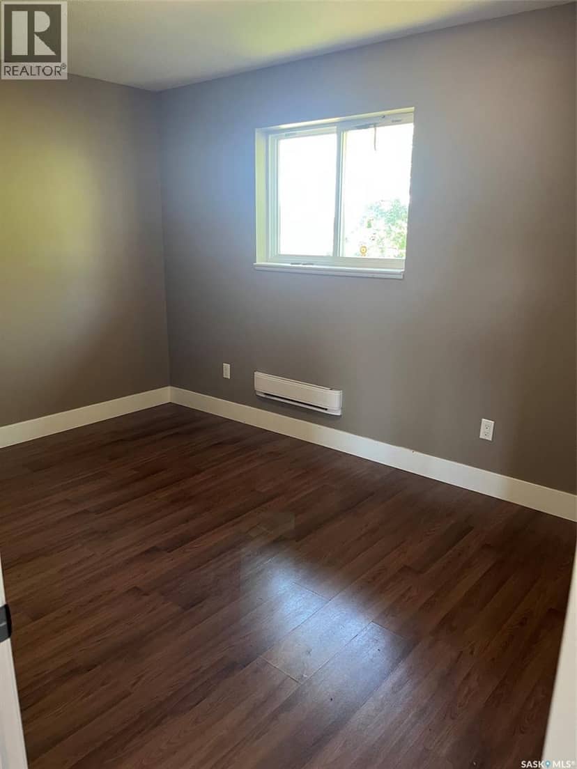 738 Henry STREET — photo 9 of 16