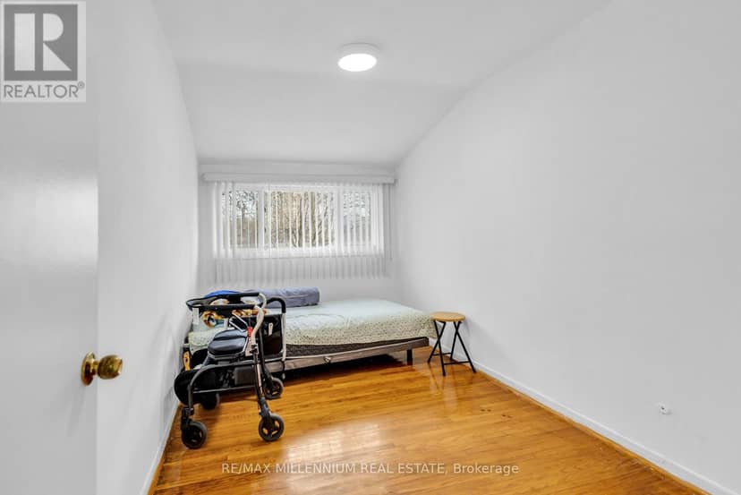 62 - 79 Driftwood Avenue — photo 18 of 38