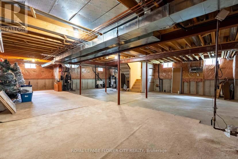 10 Owen Street — photo 37 of 40