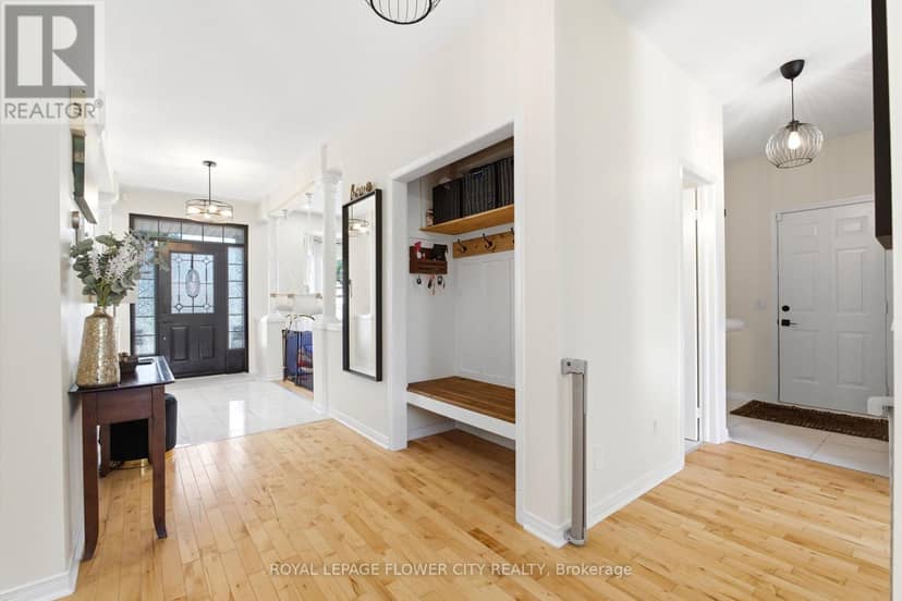 10 Owen Street — photo 9 of 40