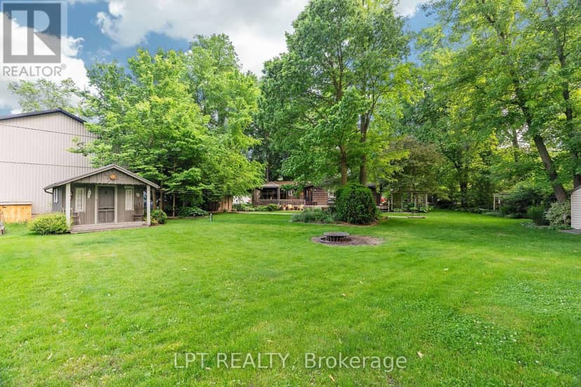 8459 Adams Court, Lambton Shores, photo 3
