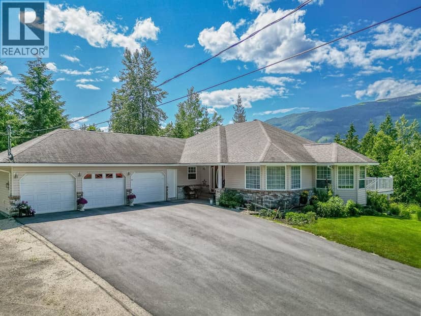 4340 Sederberg Road, Malakwa