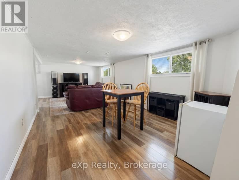 160 Westfall Crescent — photo 16 of 24