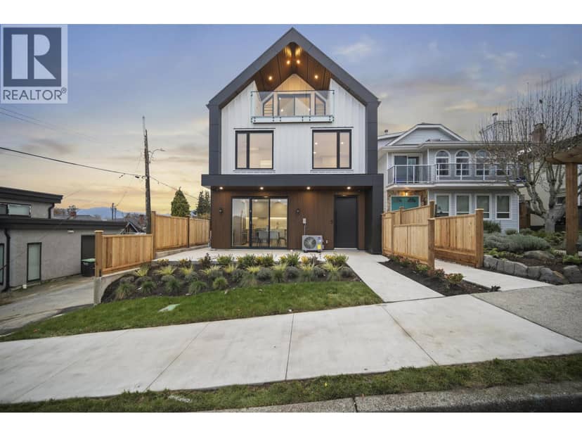 1 3623 TRIUMPH STREET, Vancouver