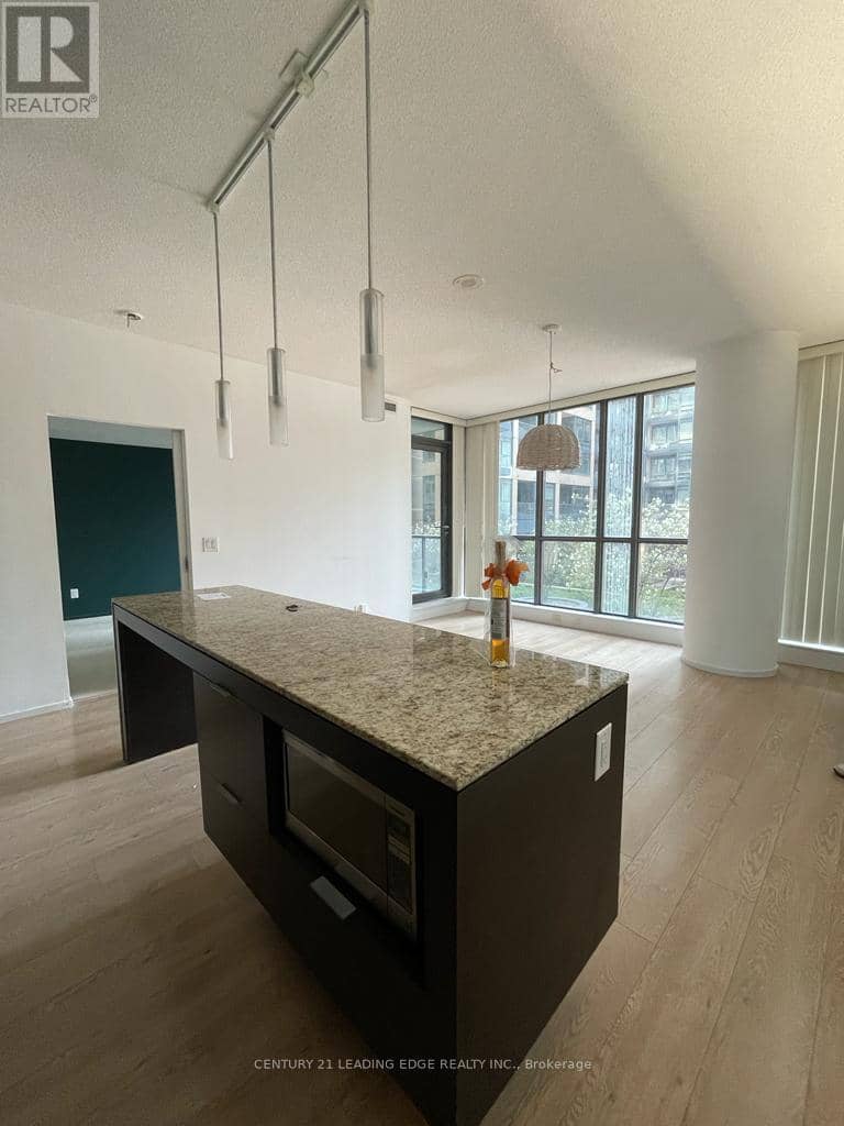 302 - 8 Charlotte Street — photo 5 of 12