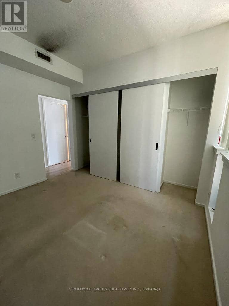 302 - 8 Charlotte Street — photo 8 of 12