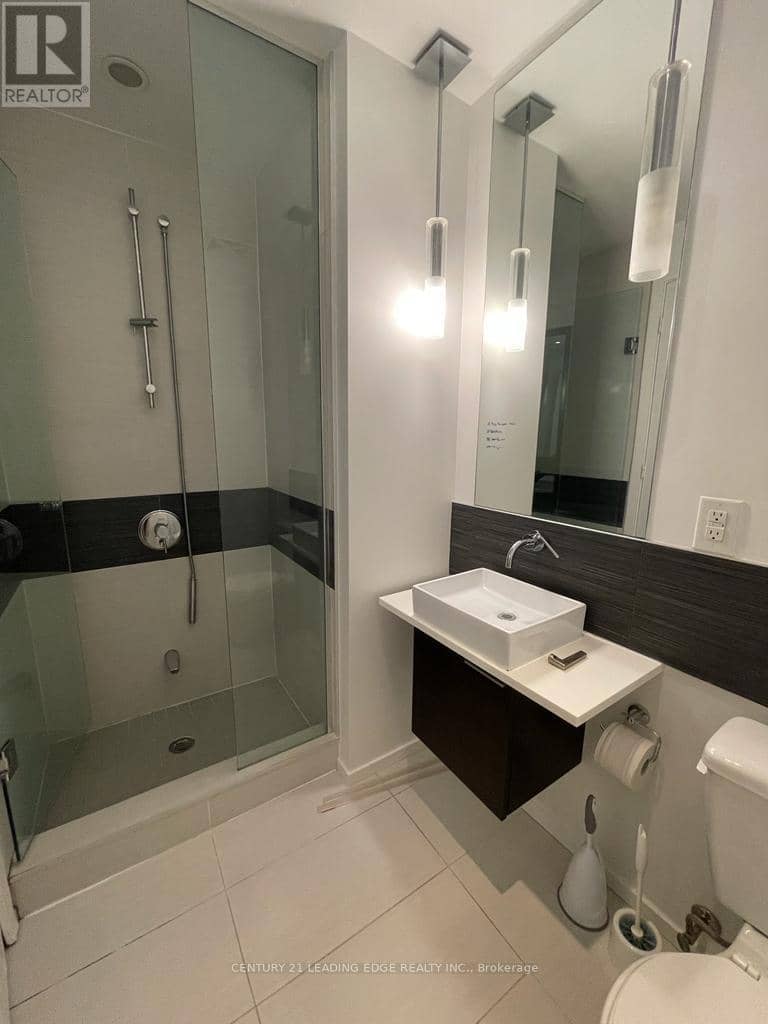 302 - 8 Charlotte Street — photo 9 of 12