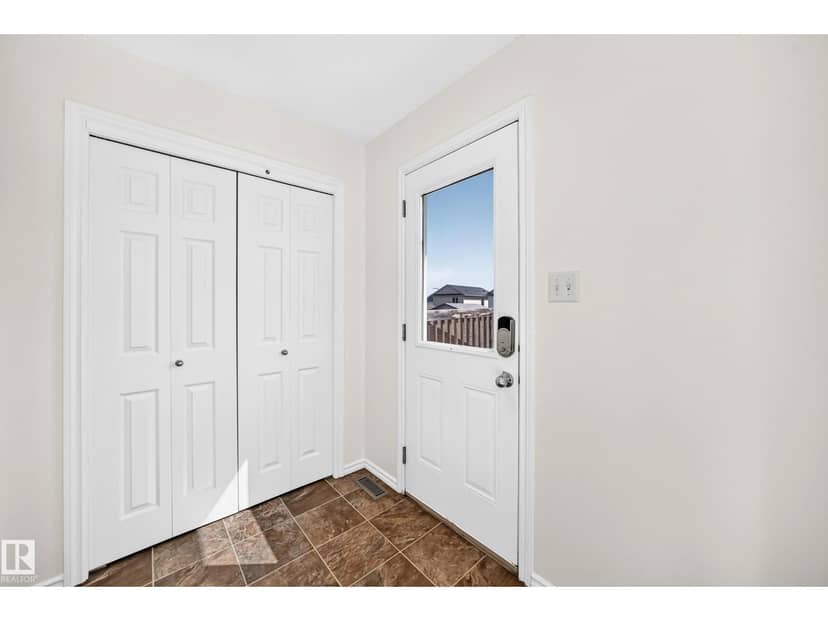 369 Brintnell BV NW NW — photo 13 of 40