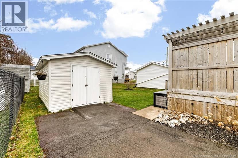 40 Stoneham Drive — photo 21 of 24