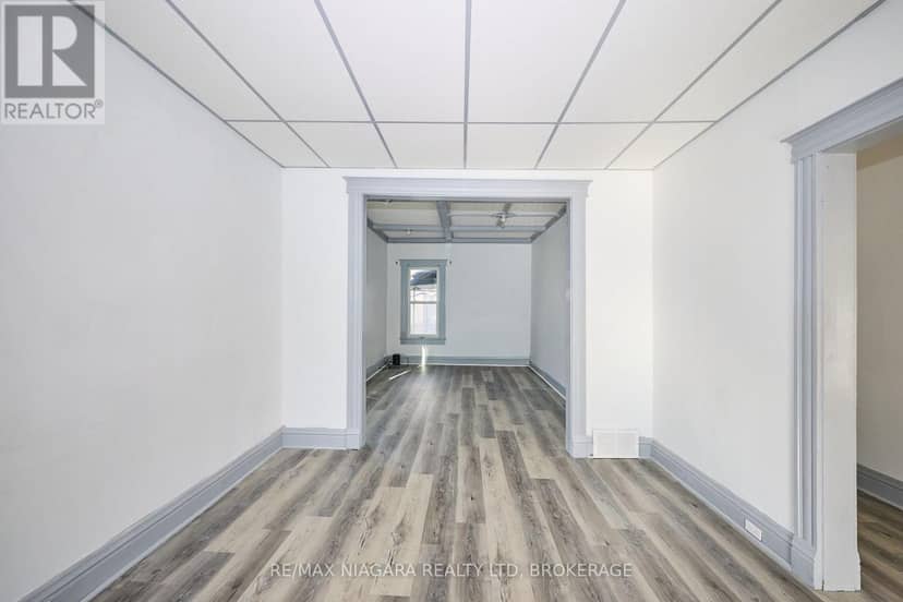 105A Welland Avenue — photo 14 of 25