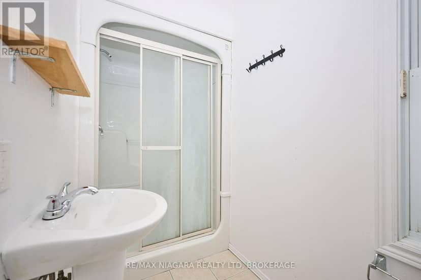 105A Welland Avenue — photo 19 of 25