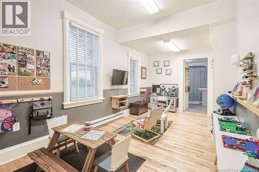 325 St James Street West — photo 18 of 40