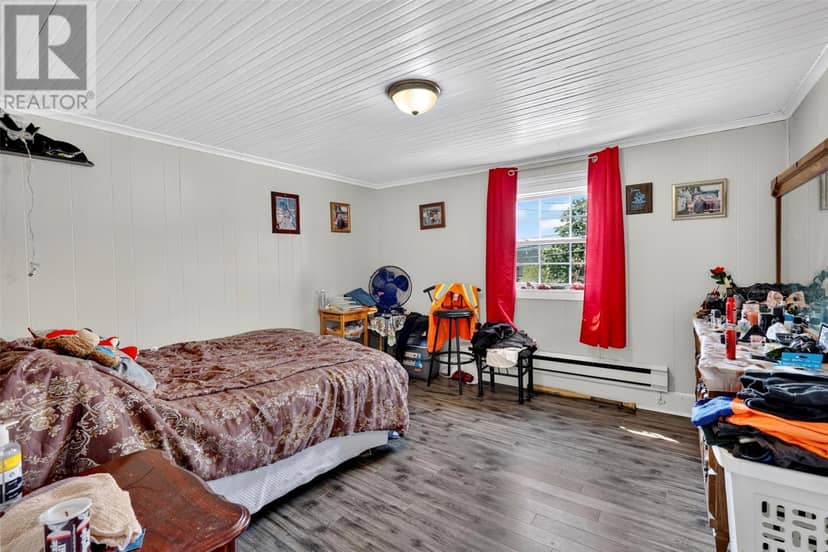 26 Adelaide Street — photo 14 of 25