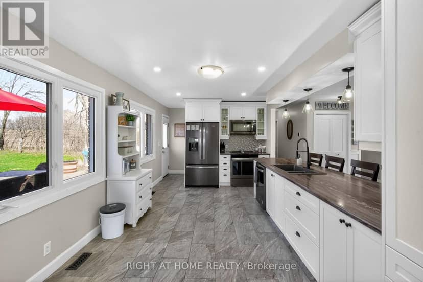 4116 Innisfil Beach Road — photo 12 of 40