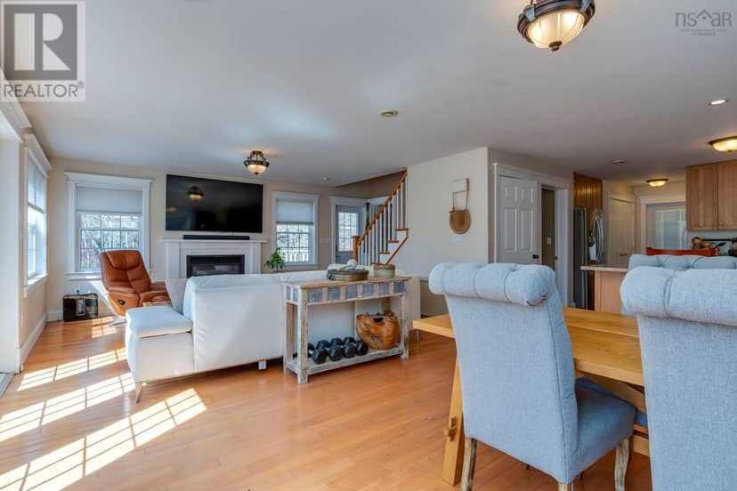 69 Meadowbrook Drive — photo 10 of 40