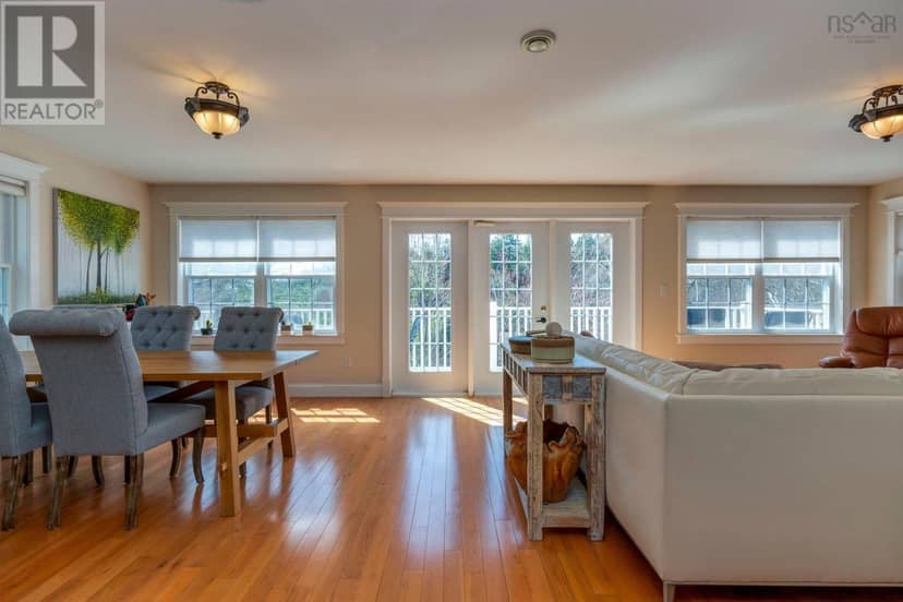 69 Meadowbrook Drive — photo 6 of 40