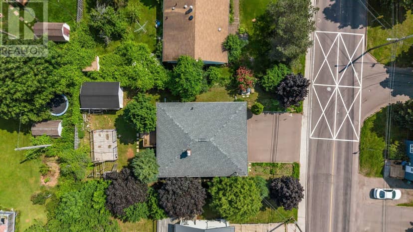 21 KIRKWOOD Drive — photo 33 of 37