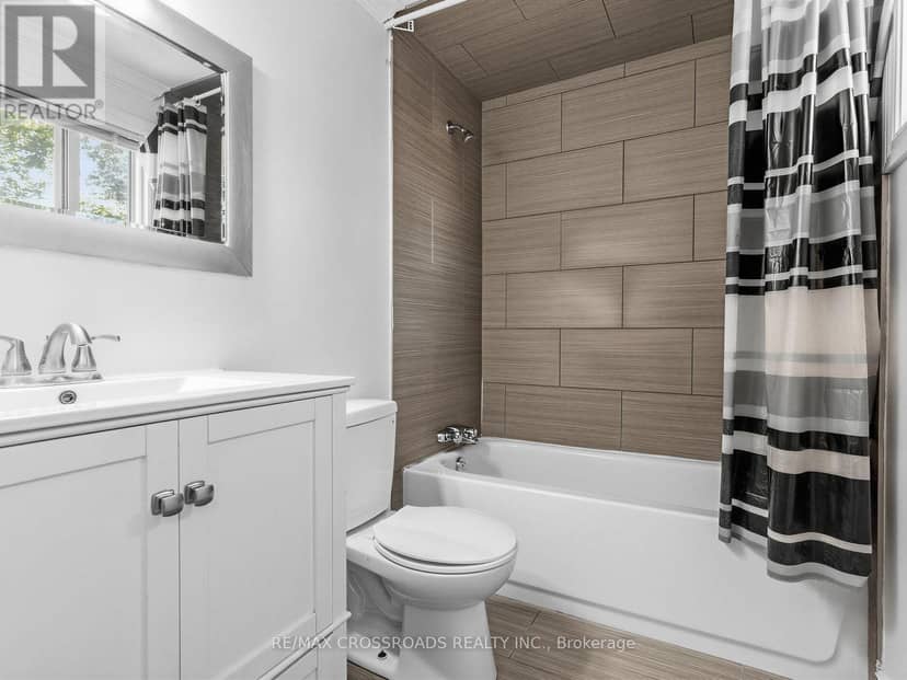 59 Chaucer Crescent — photo 22 of 32
