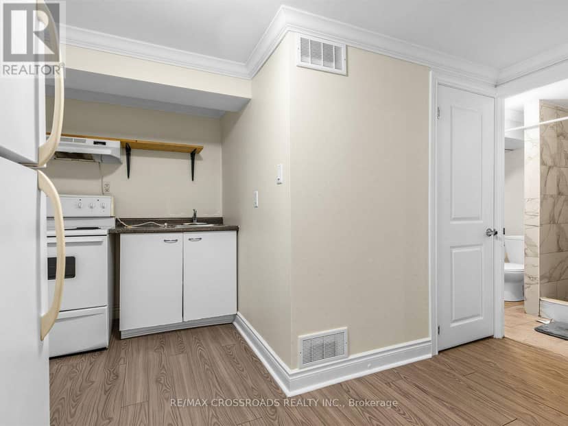 59 Chaucer Crescent — photo 29 of 32