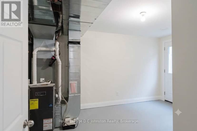 217 Albert Street — photo 33 of 40