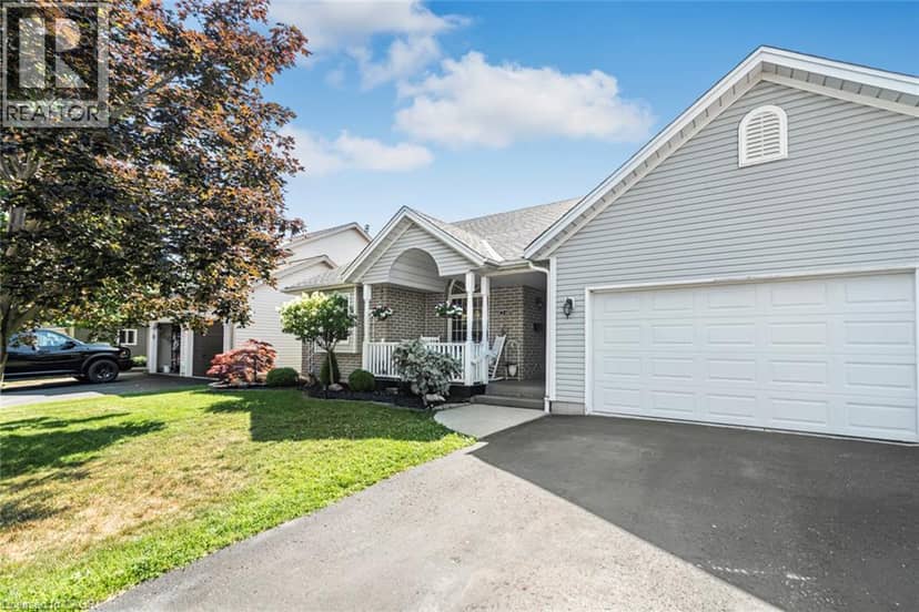 26 MAPLEWOOD Court — photo 3 of 40