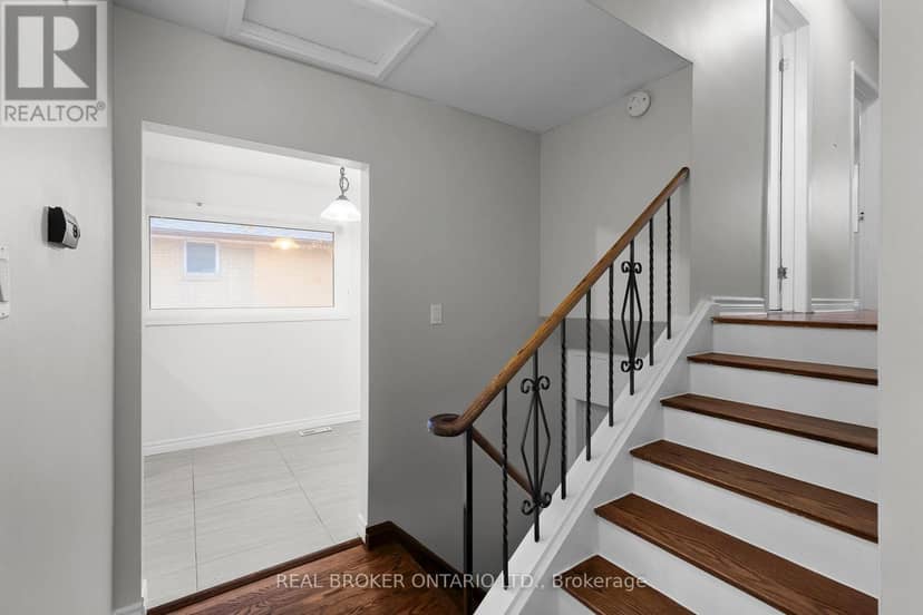 65 Ottaway Avenue — photo 12 of 40