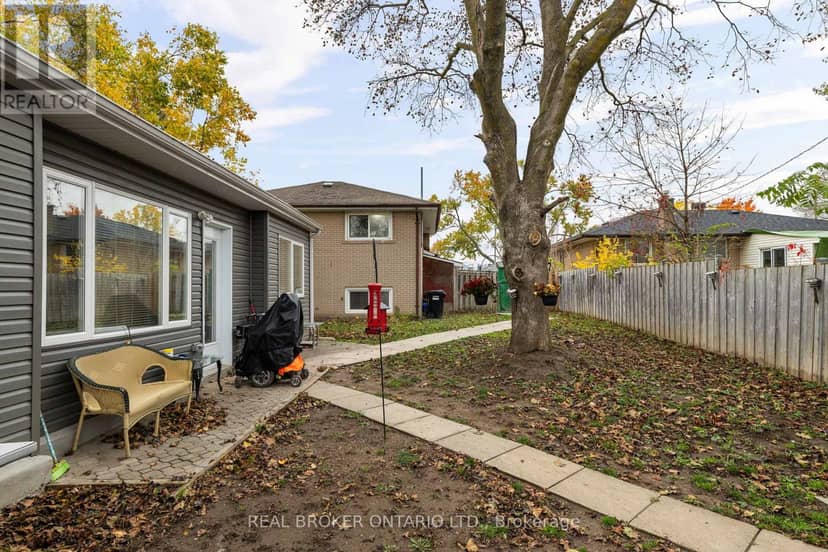 65 Ottaway Avenue — photo 33 of 40