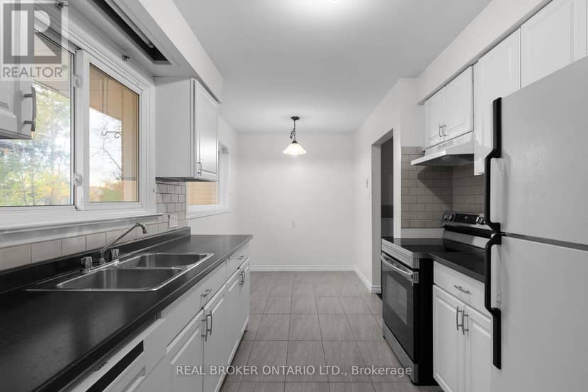 65 Ottaway Avenue — photo 8 of 40