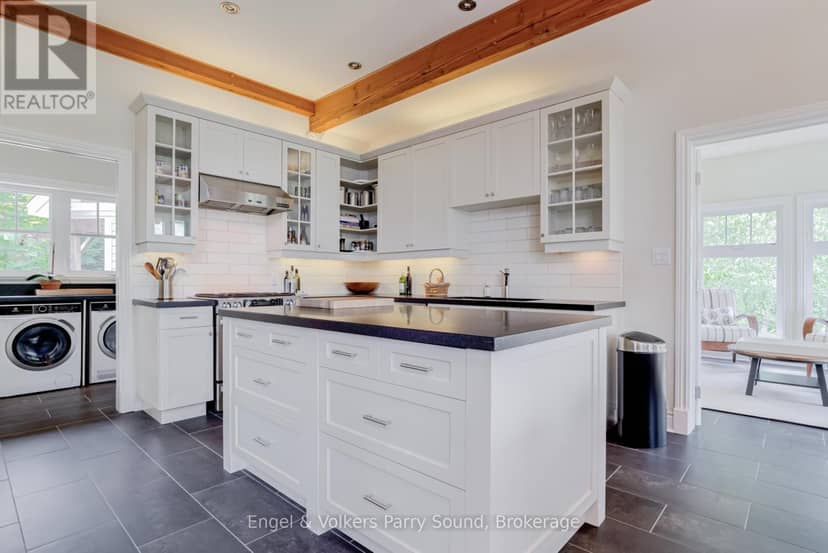 22 Beacon Point Drive — photo 12 of 40