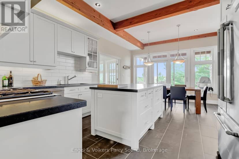 22 Beacon Point Drive — photo 13 of 40