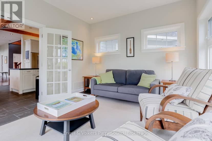 22 Beacon Point Drive — photo 15 of 40