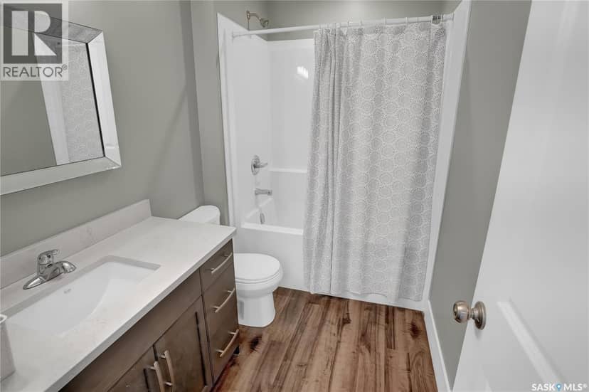 1049 Maplewood DRIVE — photo 27 of 40