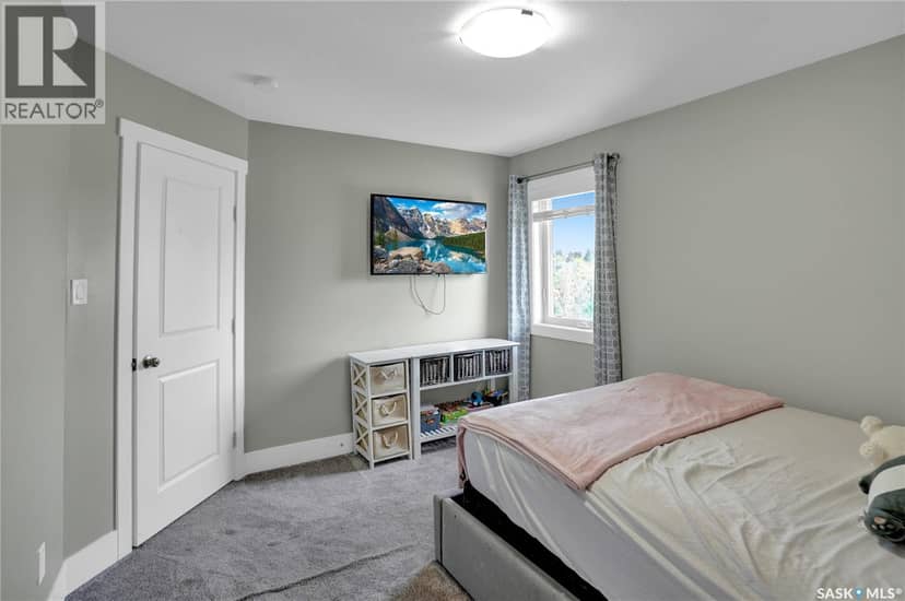 1049 Maplewood DRIVE — photo 31 of 40
