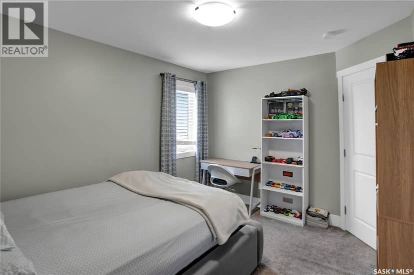 1049 Maplewood DRIVE — photo 33 of 40