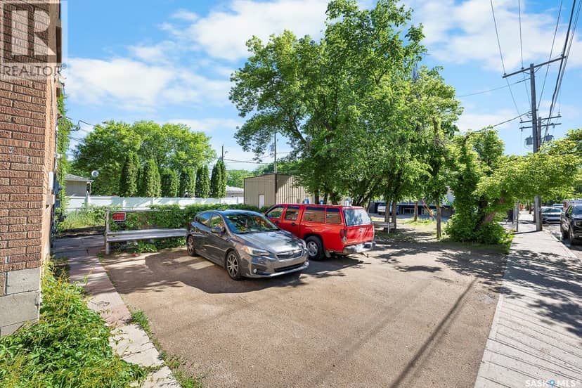 1875 Ottawa Street, Regina, photo 3
