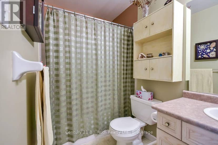 59 Anderson Crescent — photo 12 of 34