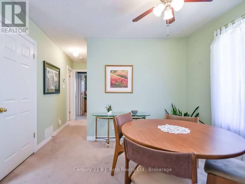 59 Anderson Crescent — photo 7 of 34
