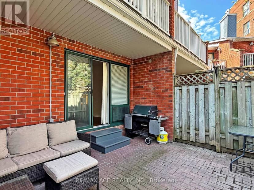 14 - 660B Wellington Street W — photo 17 of 19