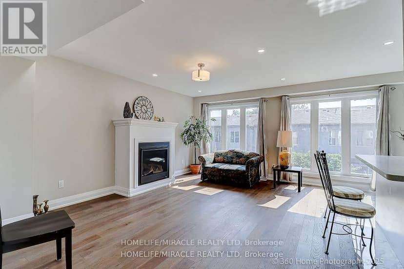 688A Midland Avenue, Toronto, photo 4